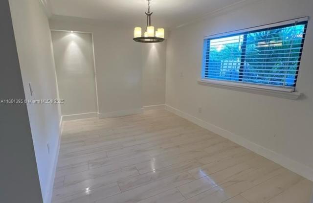 1122 SW 87th Ave photos photos