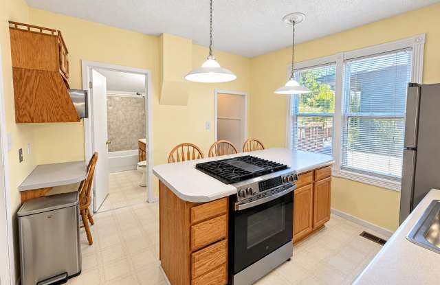 STUNNING Single Family 3-Bedroom, 2 Bath Home in Historic Dayton’s Bluff Neighborhood Gallery 3