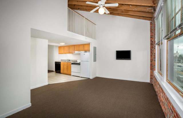 Coliseum Lofts Gallery 3