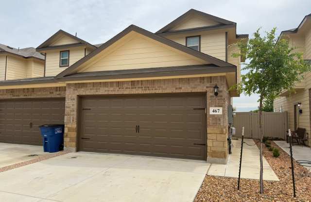3bd/2.5ba Two-Story Duplex in Prime Location photos photos