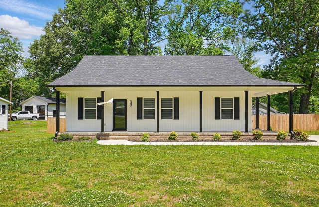 Mount Holly 3 Bedroom Ranch w/ Fenced in Back Yard photos photos