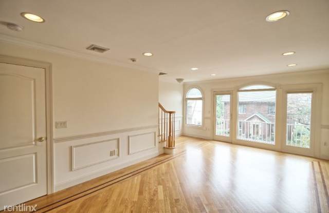 694 Undercliff Ave Gallery 2