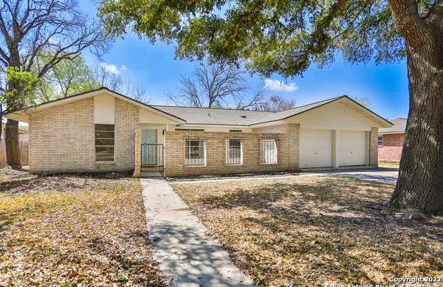 131 Creekside Dr - 131 Creekside Drive, Boerne, TX 78006