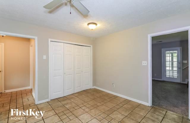 7087 Williamsburg Drive Gallery 4