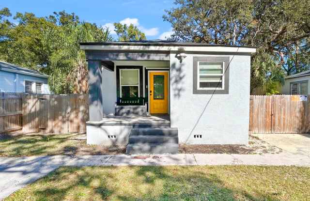 Stunning Tampa Home in a Prime Location with Fully Fenced Backyard! 3bed | 3bath photos photos