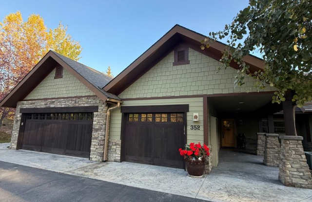 Furnished Cherry Hill Condo Gallery 1