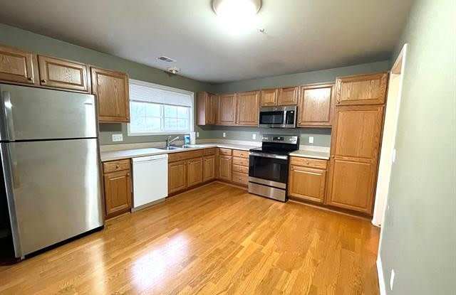 28426 CARLTON WAY Drive Gallery 4