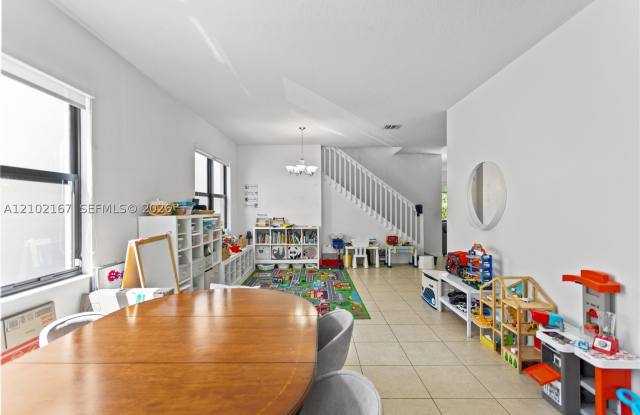 19244 NE 9th Pl Gallery 4