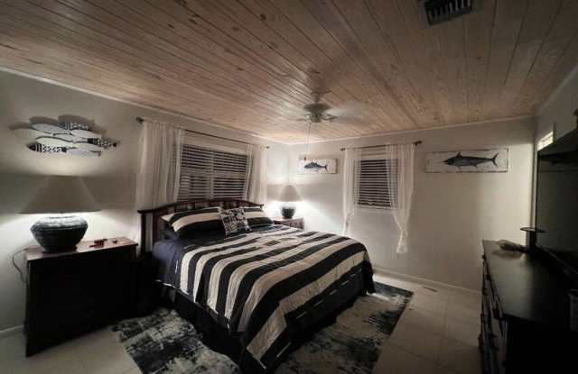 1540 LANTANA Lane Gallery 2