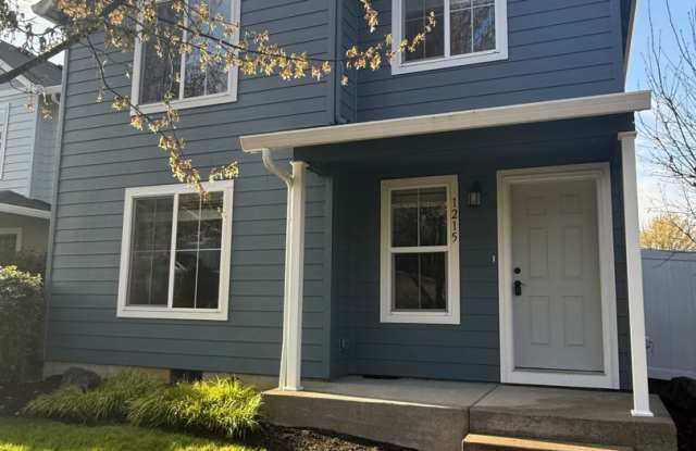 Gorgeous 3B/2.5Ba Home in Battle Ground! Close to Shopping & More! photos photos