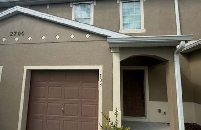 Beautiful 2br/2.5ba townhouse in Lake Washington Townhomes - 2700 Revolution Street, Melbourne, FL 32935