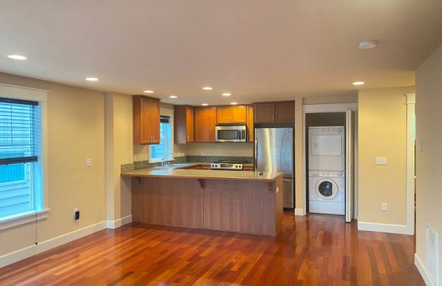 Great Ballard location!!! photos photos