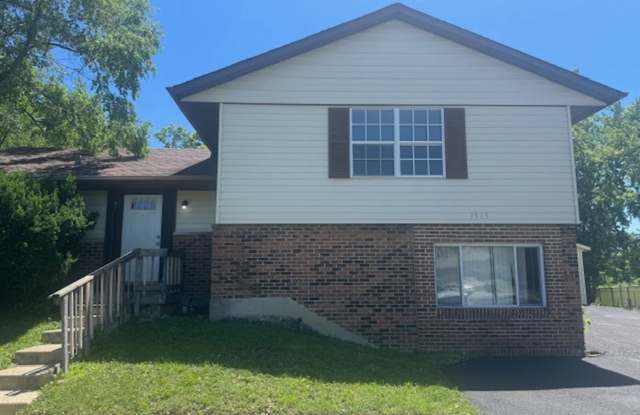 Available Now – 4 Bed, 2 Bath photos photos