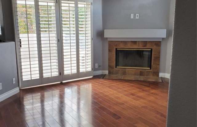 11519 Treeview Court Gallery 4