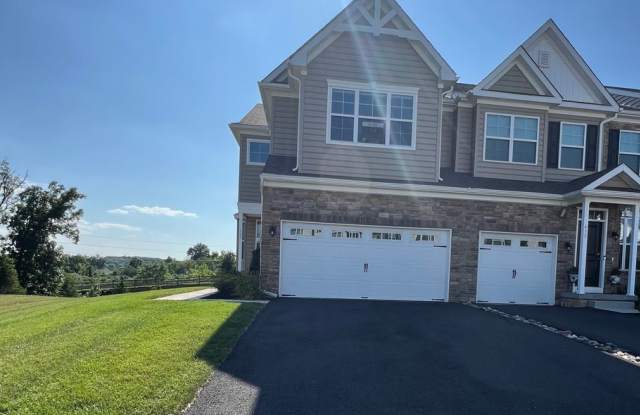 THREE BEDROOM TOWNHOME- PARKLAND SCHOOLS photos photos
