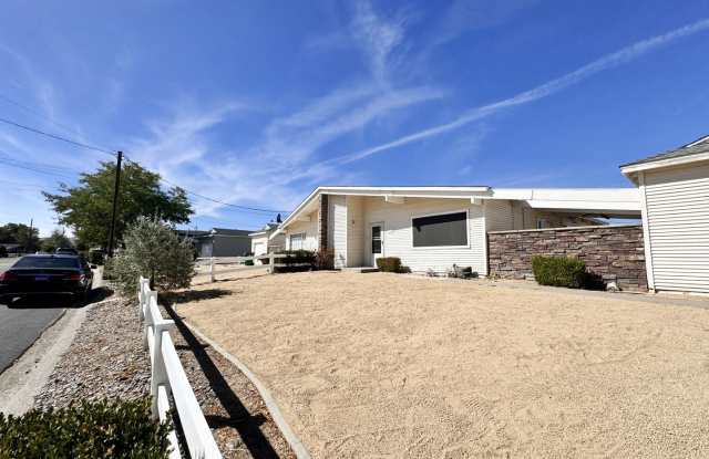 Beautiful 3-bedroom, 1-bathroom Townhouse Gallery 1