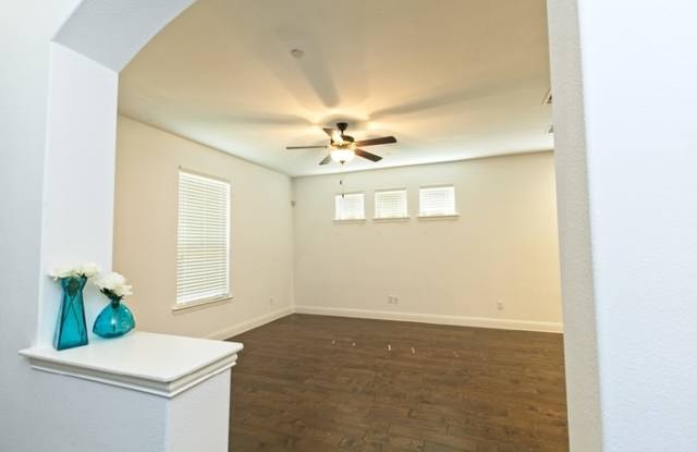 3028 Decker Drive Gallery 4