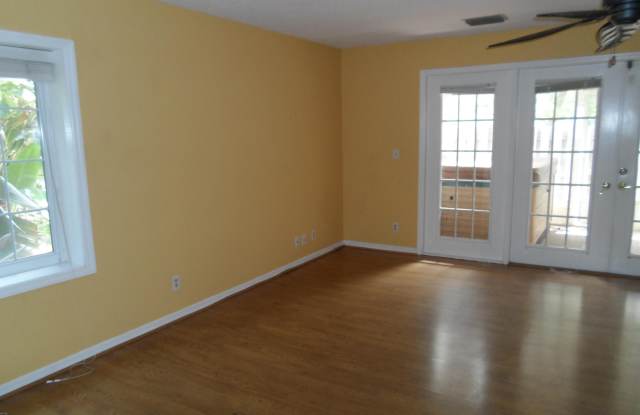 2419 Carriage Court Gallery 4