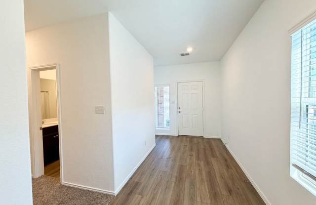 340 The Bad Way- 4 bedroom, 2 bath, 1 story Gallery 4