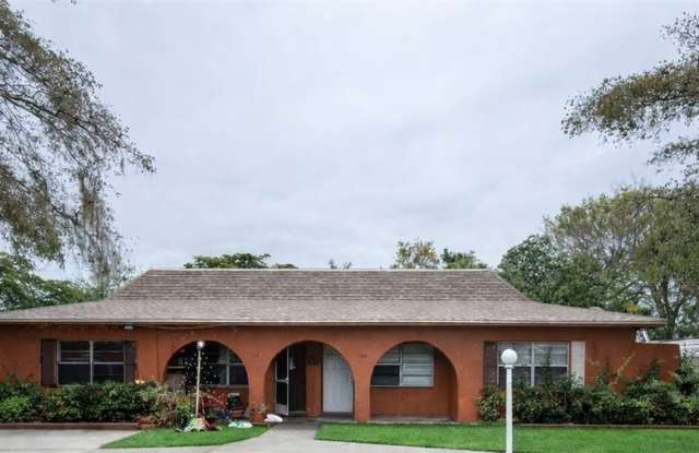 1069 Southdale Road photos photos