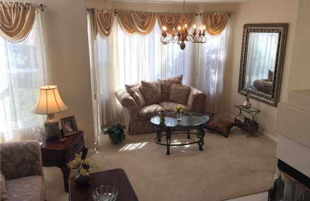 2651 La Salle Pointe Gallery 3