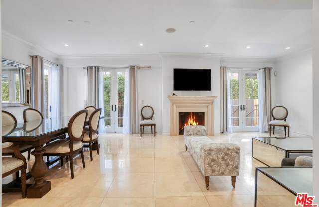 208 S Lasky Dr unit: 102 photos photos