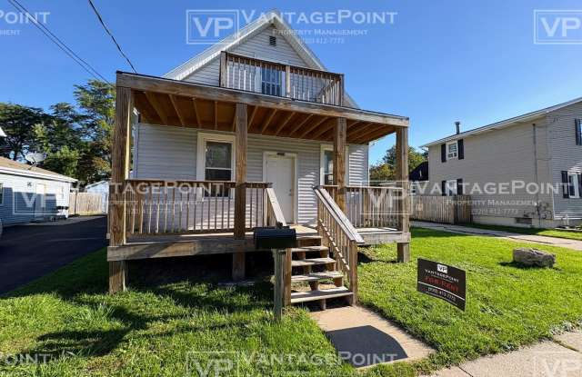 1267 Doty Street - Lower Gallery 1