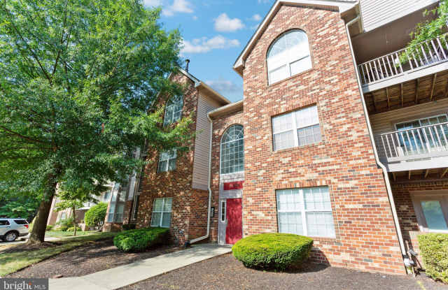 9716 LAKE POINTE COURT Gallery 2