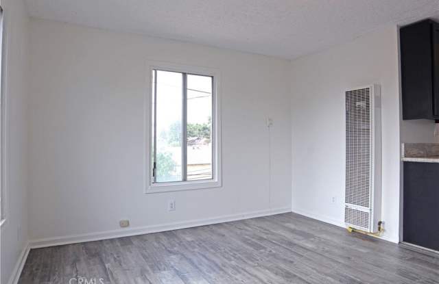 4055 Wall Street 1/4 photos photos