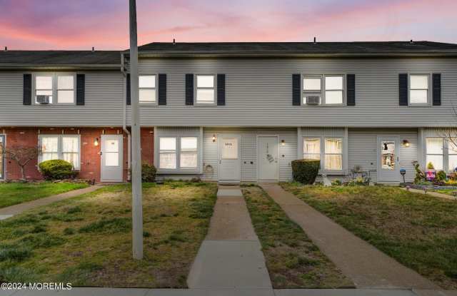 1012 Sawmill Road unit: 6 photos photos
