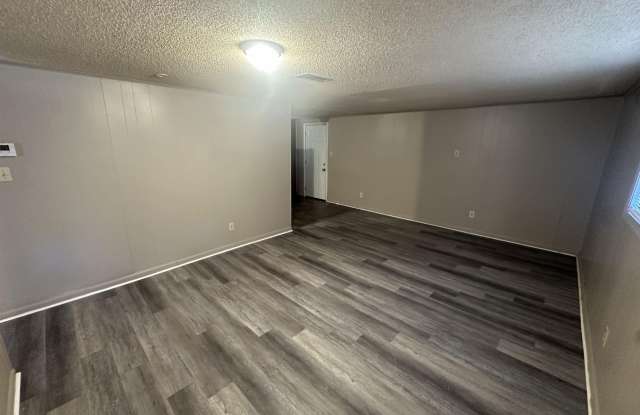 804 1/2 W 45 Street Gallery 2
