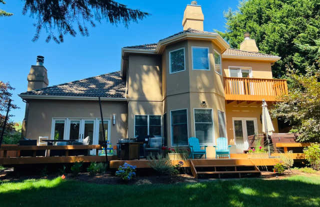 Beautiful and Spacious 3BD + Den photos photos