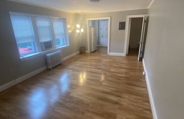 195 Burgin Pkwy. photos photos