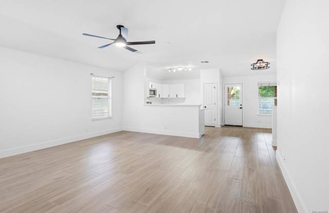 6608 Sally Agee Gallery 4