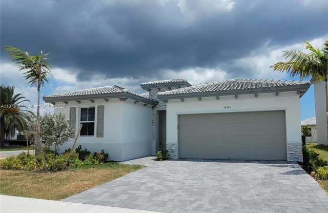 16105 SW 149th Ave photos photos