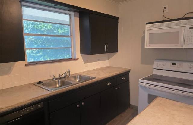 219 E 3rd Street photos photos