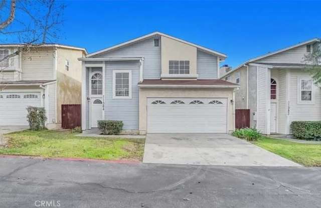 Luxurious 2-Bedroom Townhome with Loft in Gated Community, Pacoima photos photos