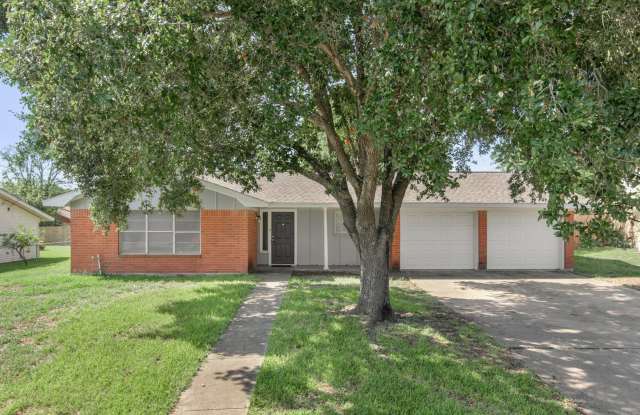 AUGUST PRE-LEASE Centrally Located Updated 3 Bedroom 2 Bathroom Home - 309 Borderbrook Drive, Bryan, TX 77801