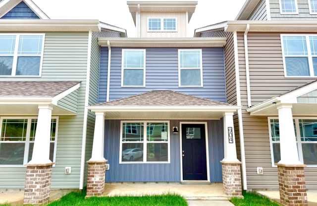 Serene Townhomes - 904 Peaceful Place Gallery 1