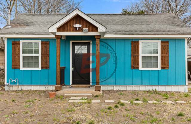 208 N Waco St - 208 North Waco Street, Mart, TX 76664