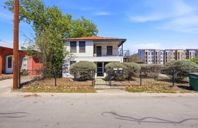 127 Clay unit: 2 photos photos