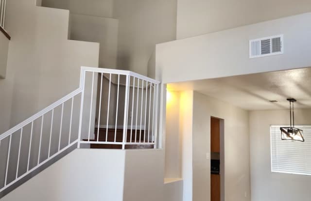 4 Bedroom, 3 bath, RV parking Separate yard home Gallery 3