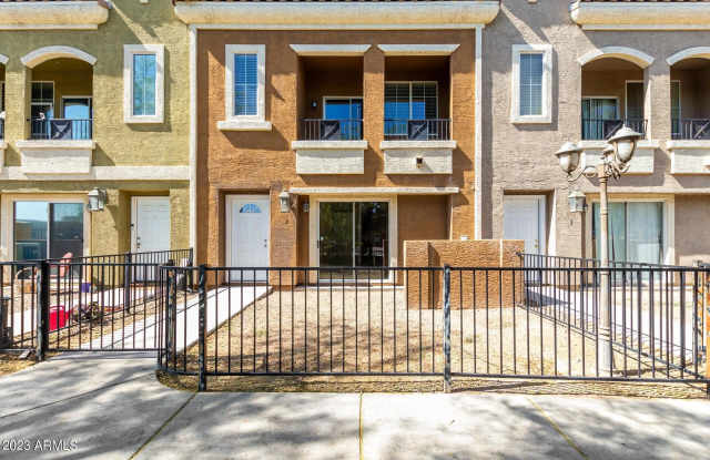 2450 W Glenrosa Avenue photos photos