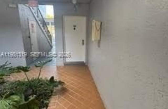 9225 SW 87th Ave photos photos