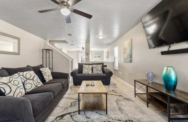 6314 Fence Crossing Gallery 4