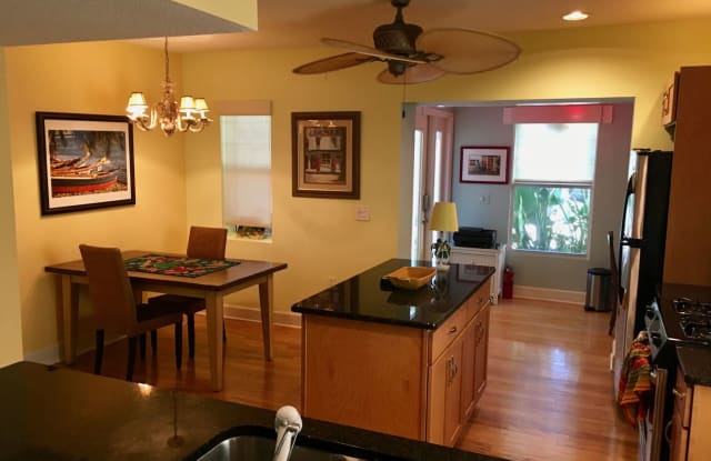 1420 Oak St NE - 1420 Oak St NE, St. Petersburg, FL 33704