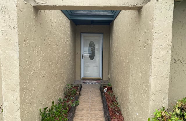 5560 GREATPINE LN S - 5560 Great Pines Lane, Jacksonville, FL 32244