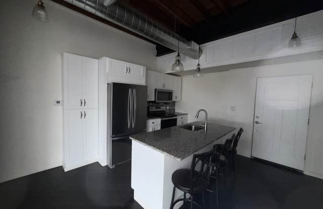 256 Hughes Street Gallery 3