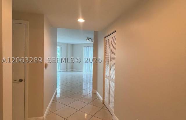 7275 SW 90th Way Gallery 3