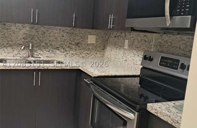 10521 Mahogany Key Cir Gallery 3